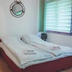 Pink Houdini Sarajevo