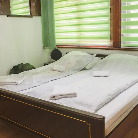 Pink Houdini Апартаменты