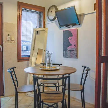 Pink Houdini * Sarajevo