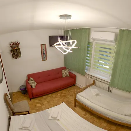 Апартаменты Pink Houdini