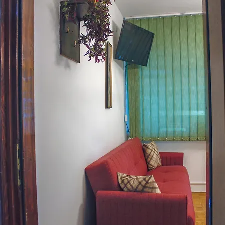 Pink Houdini * Sarajevo